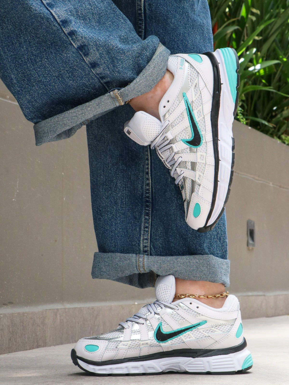 Y28 NIKE P-6000 - Unisex